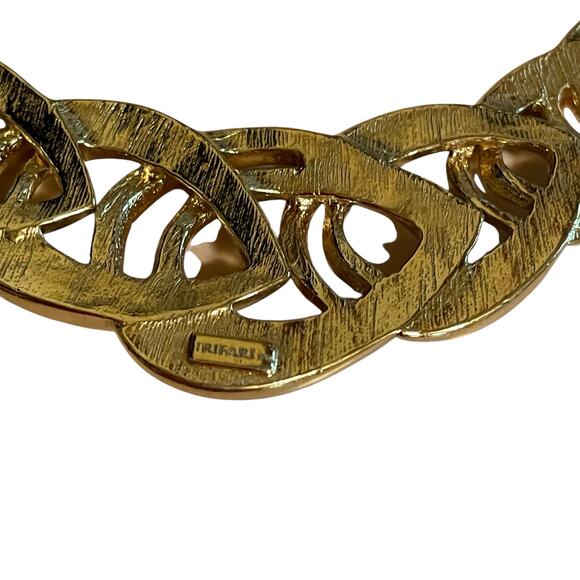 Vintage Trifari Statement Gold Tone Black Enamel Serpentine Choker Necklace - Picture 7 of 15